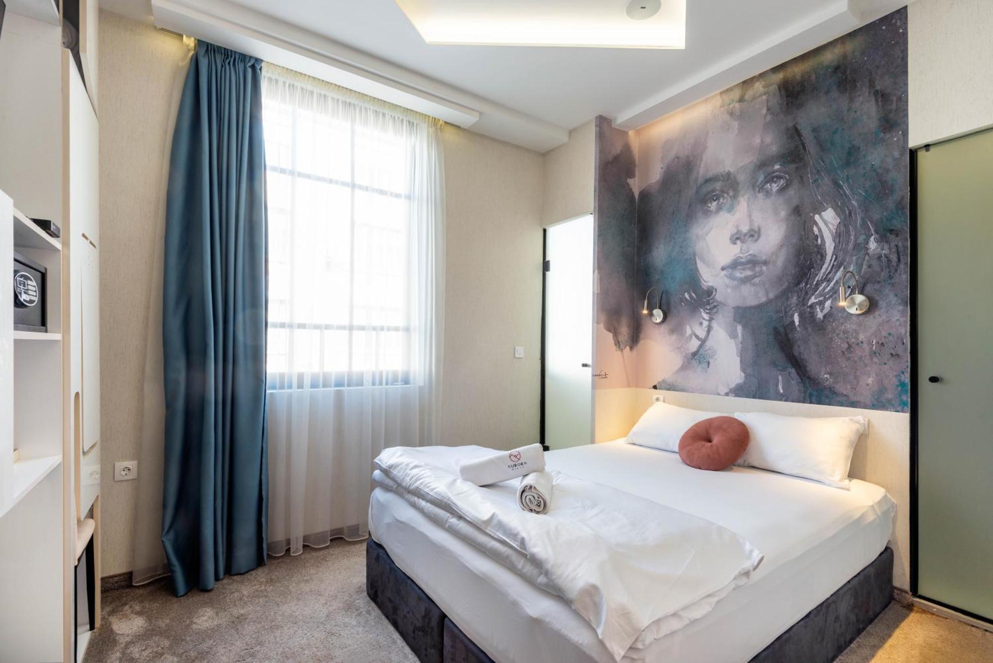 Aurora Hills Hotel 2*
